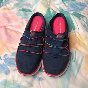 Skechers synergy free play women’s slip on loafers. Size 9.5